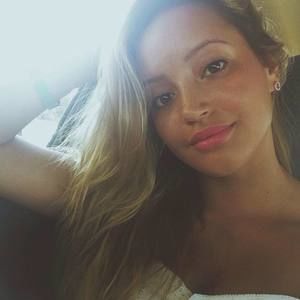 Meet your Posher, Isabella